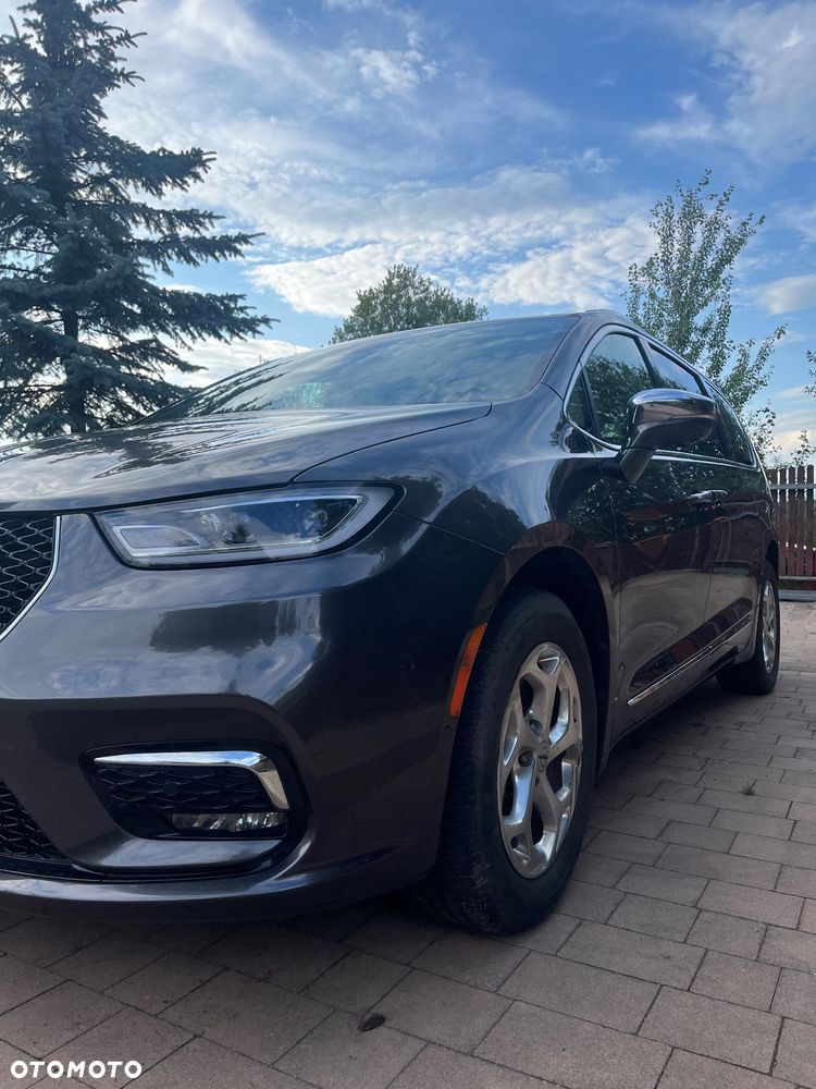 Chrysler Pacifica - 4