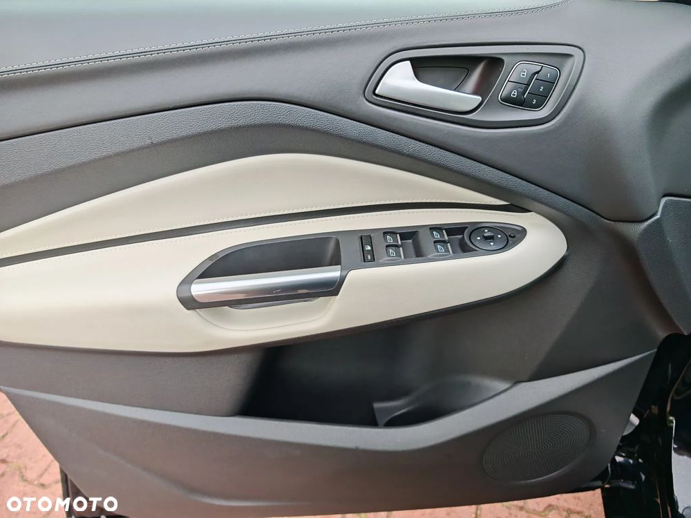 Ford Kuga 1.5 EcoBoost 2x4 Vignale - 36