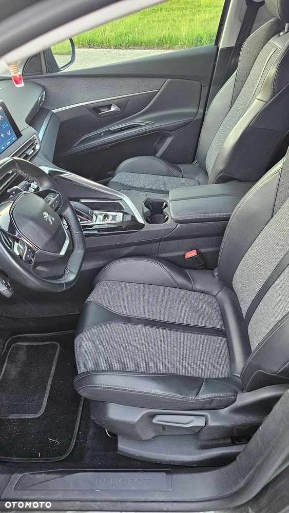 Peugeot 5008 1.5 BlueHDI Allure S&S EAT8 - 6