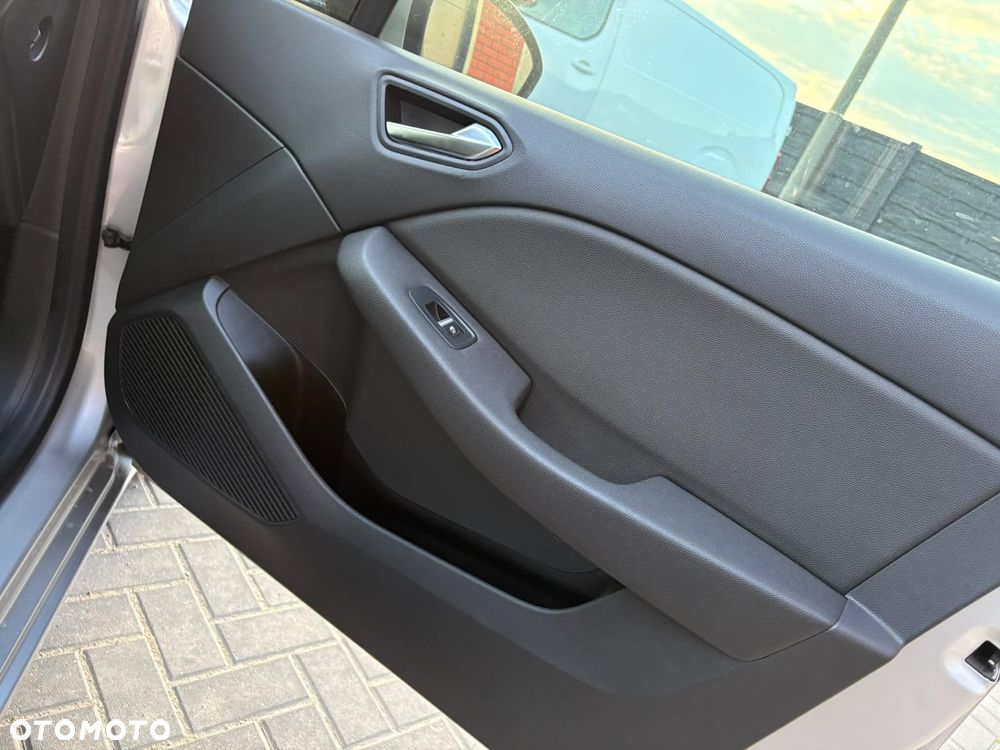 Renault Clio E-TECH 140 INTENS - 19