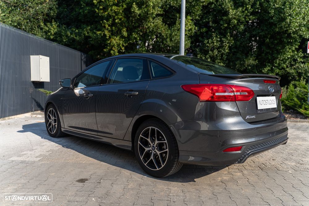 Ford Focus - 8
