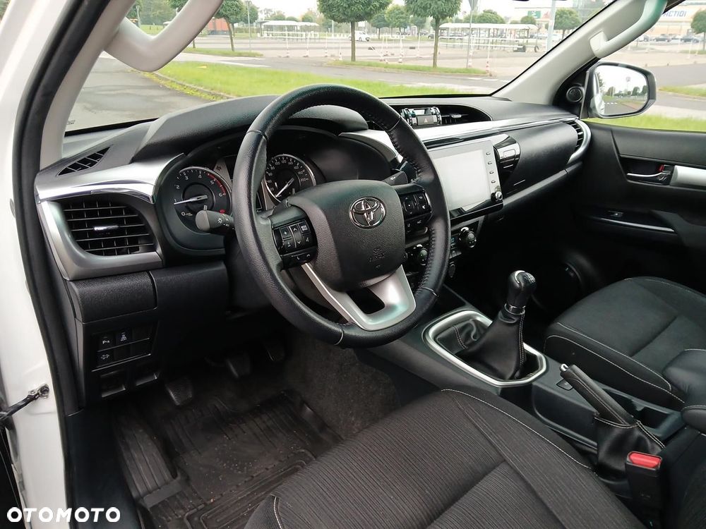 Toyota Hilux 2.8 D-4D Double Cab SR5 4x4 - 21