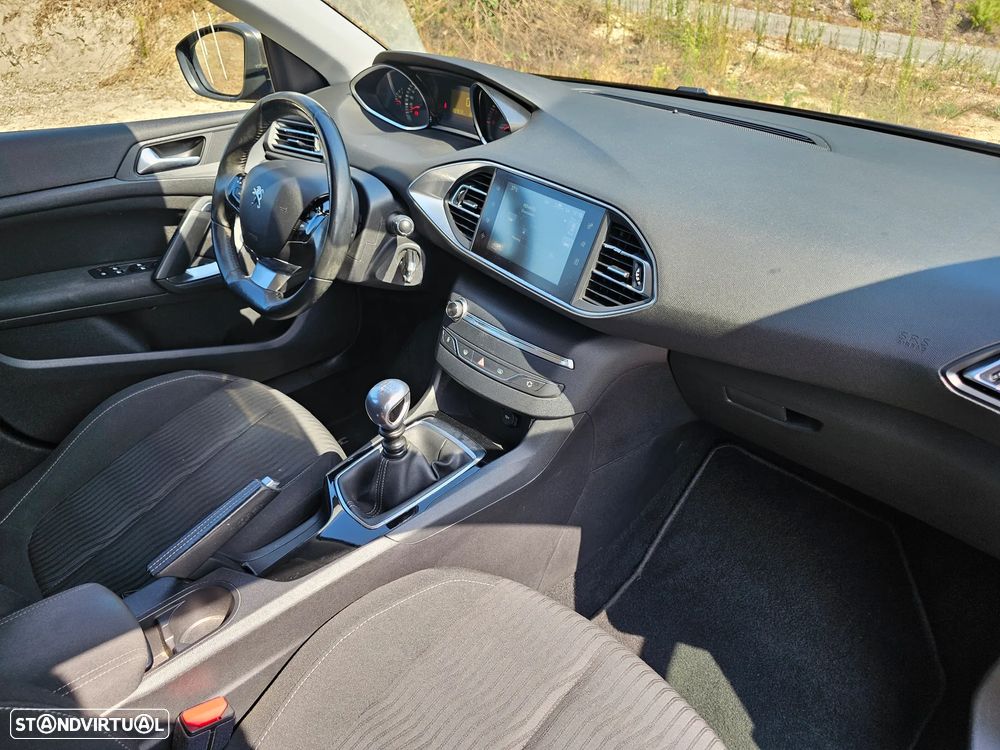 Peugeot 308 SW - 23
