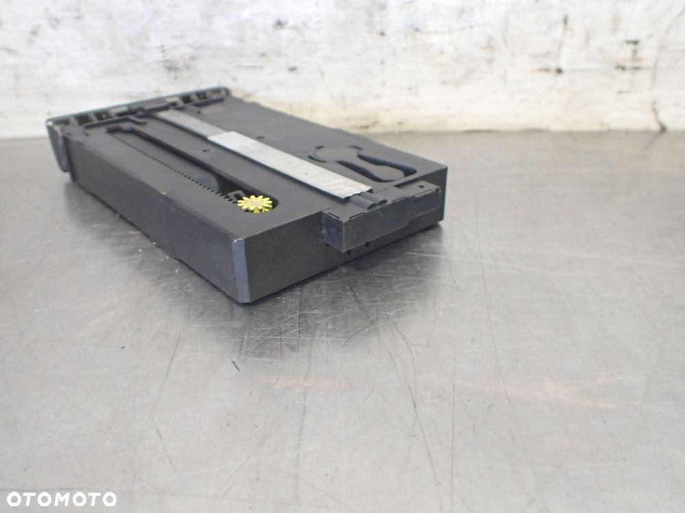 SCHOWEK AUDI A6 C5 2.5 4B0941561C - 4