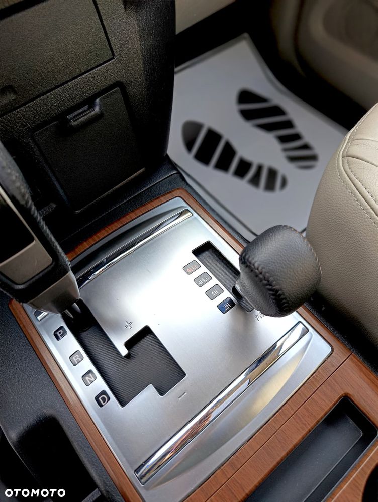 Mitsubishi Pajero 3.2 DID Intense + - 19