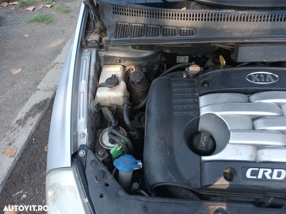 Dezmembrari  Kia CARNIVAL (VQ)  2006  > 2014 - 3