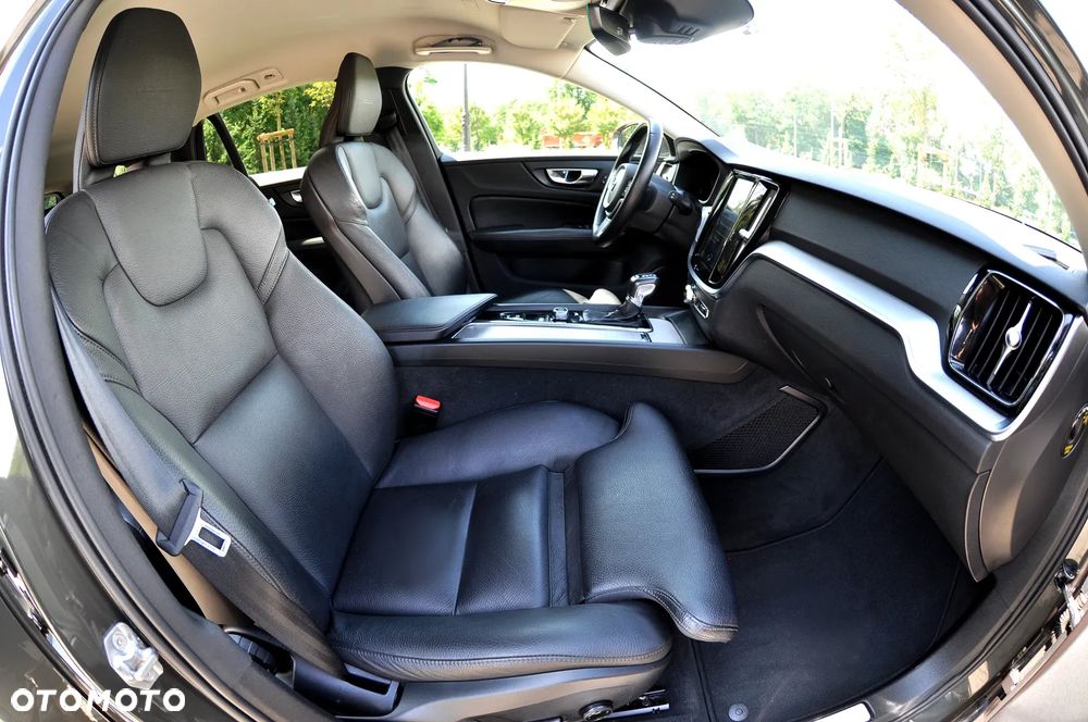 Volvo V60 D3 AWD Geartronic Inscription - 19