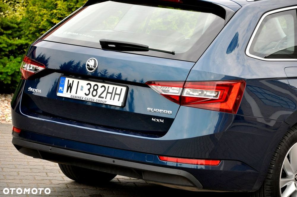 Skoda Superb 2.0 TDI SCR 4x4 Style DSG - 16