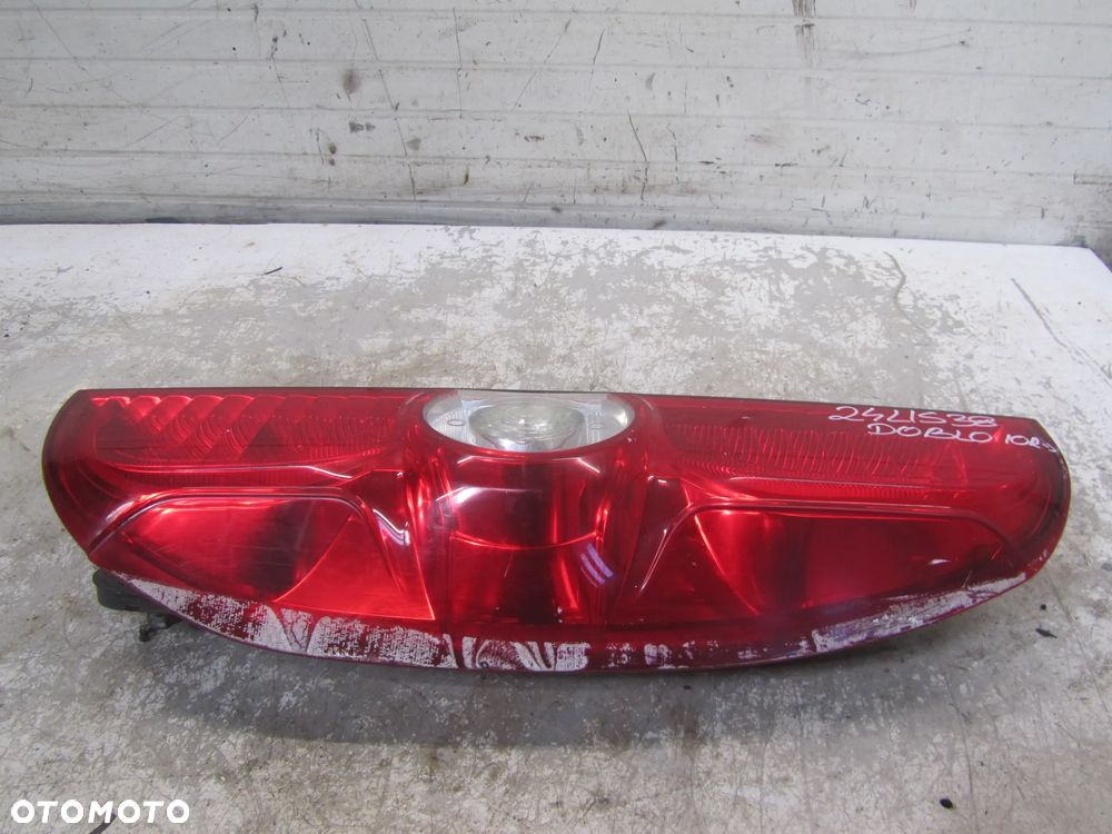 fiat doblo 10r->lampa prawy tył - 2