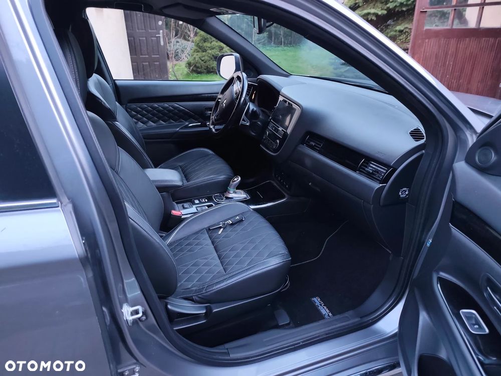 Mitsubishi Outlander - 9