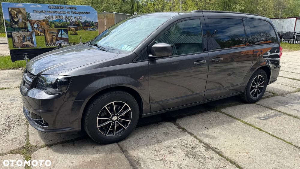 Dodge Grand Caravan - 2