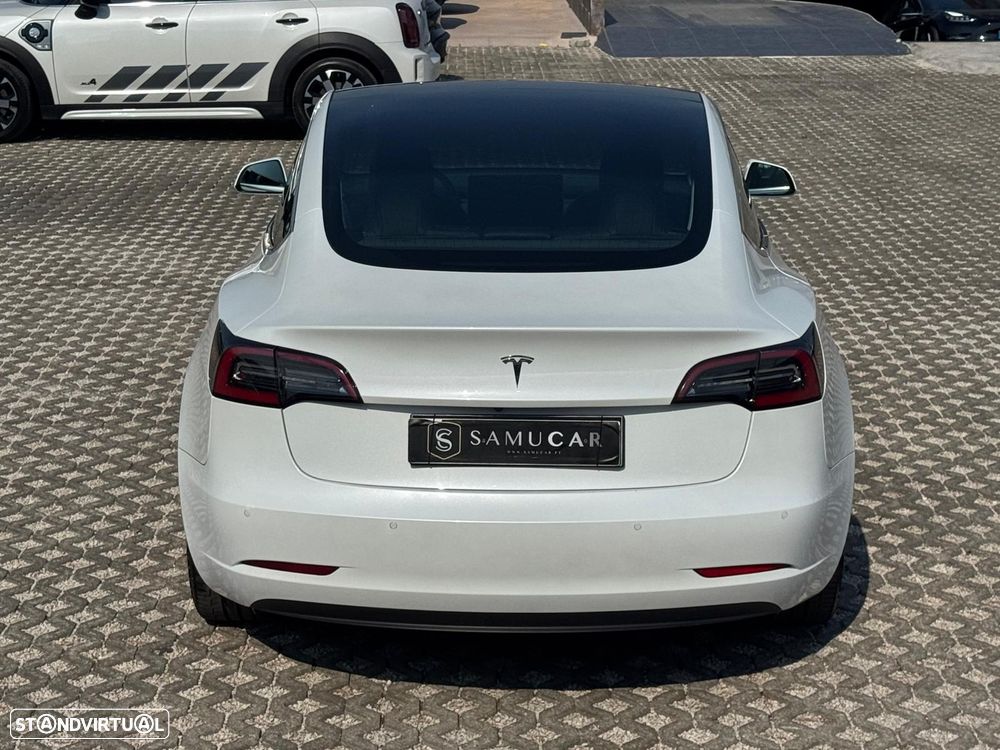 Tesla Model 3 - 8