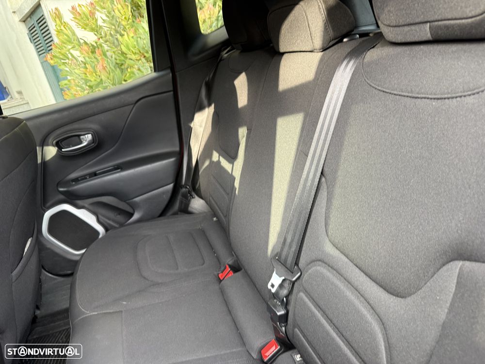 Jeep Renegade 1.4 MultiAir Limited - 33