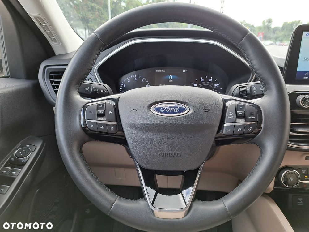 Ford Kuga - 25