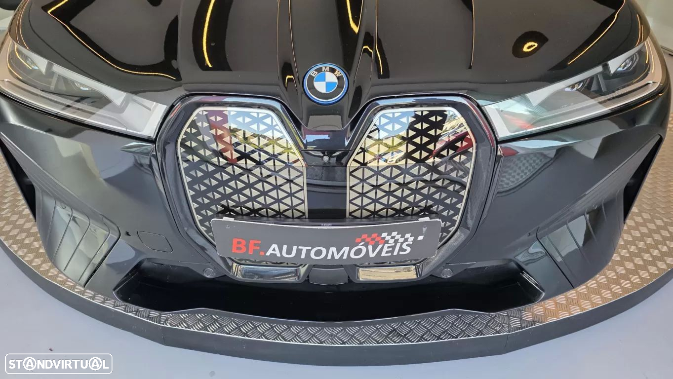 BMW iX xDrive 40 Pack Desportivo - 24