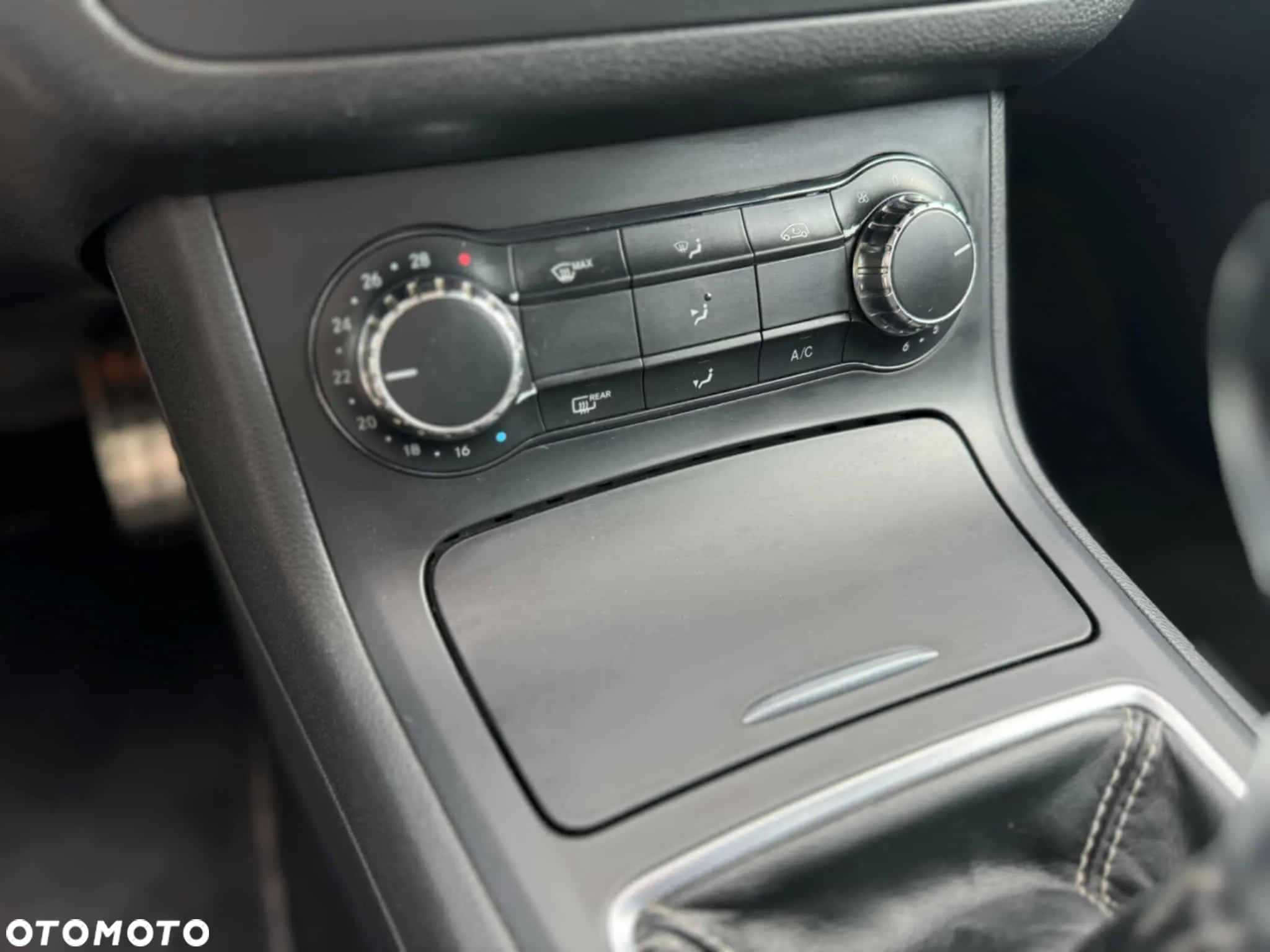Mercedes-Benz Klasa B 180 BlueEFFICIENCY Edition Style - 36