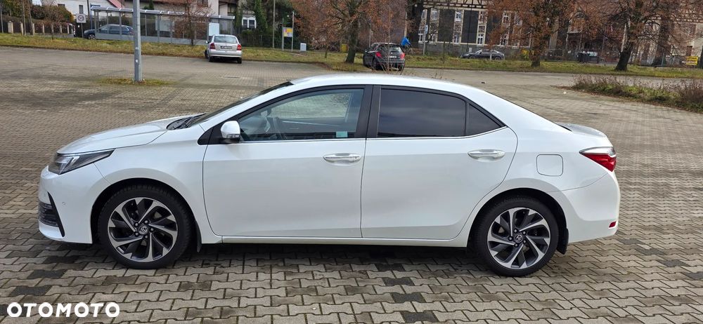 Toyota Corolla 1.6 50th Anniversary - 8