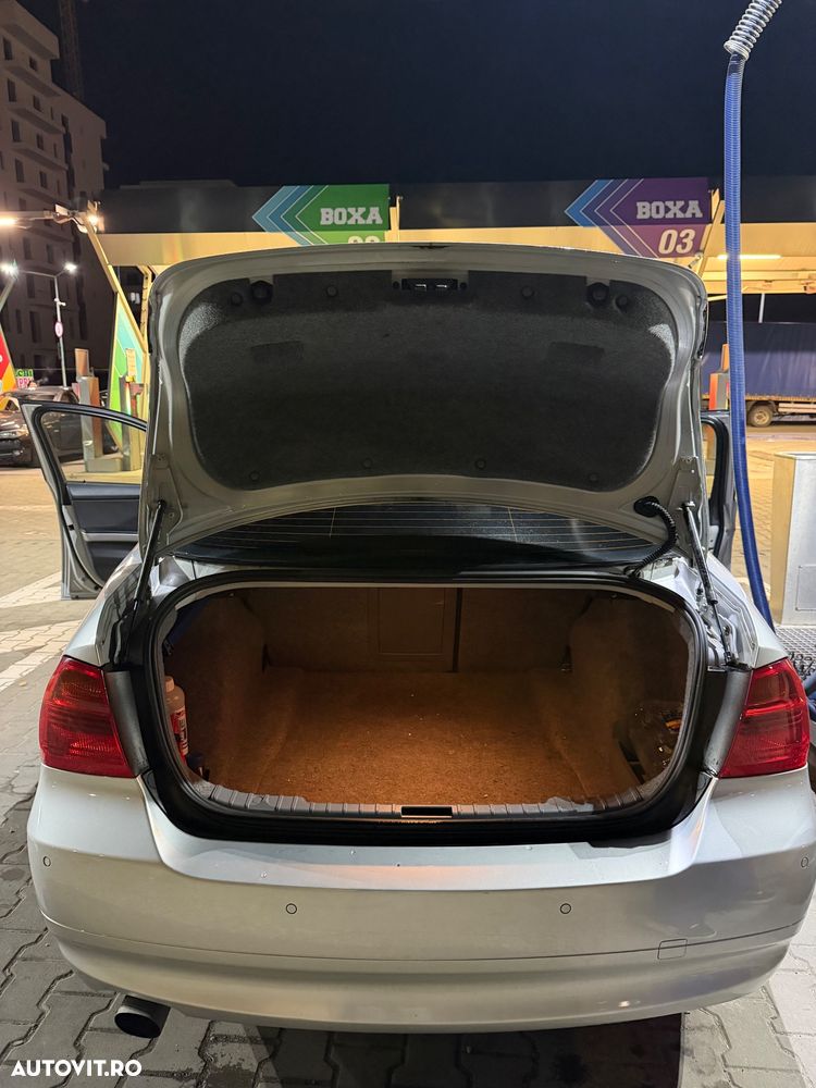 BMW Seria 3 318i - 7