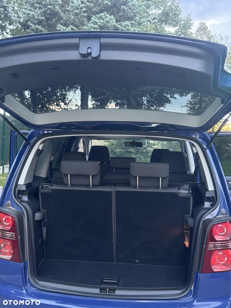 Volkswagen Touran - 7