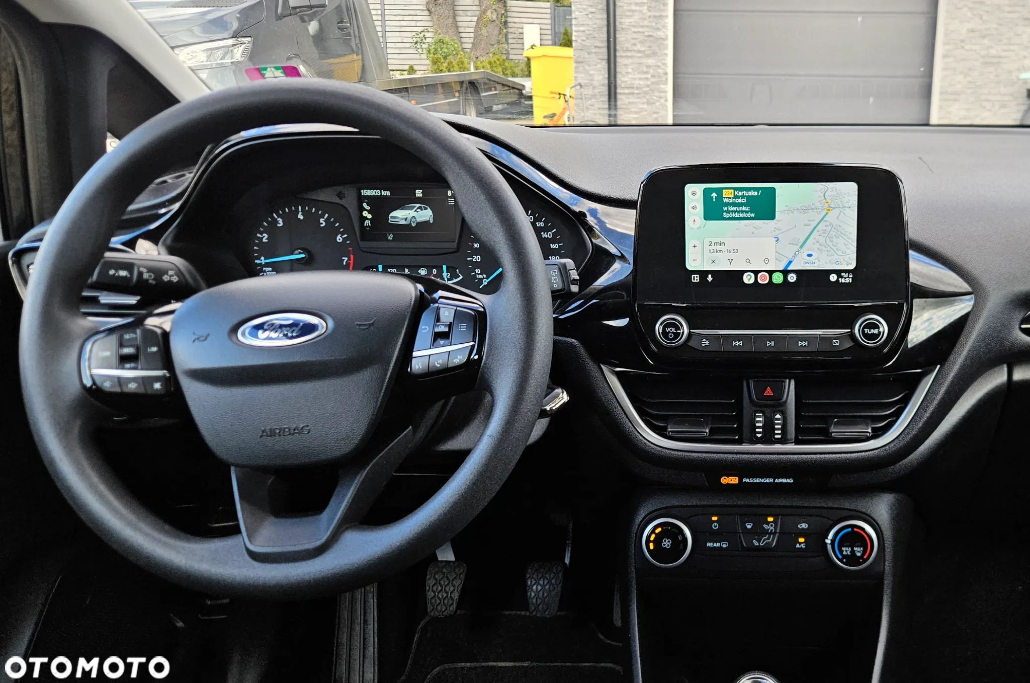 Ford Fiesta 1.1 S&S TITANIUM - 10