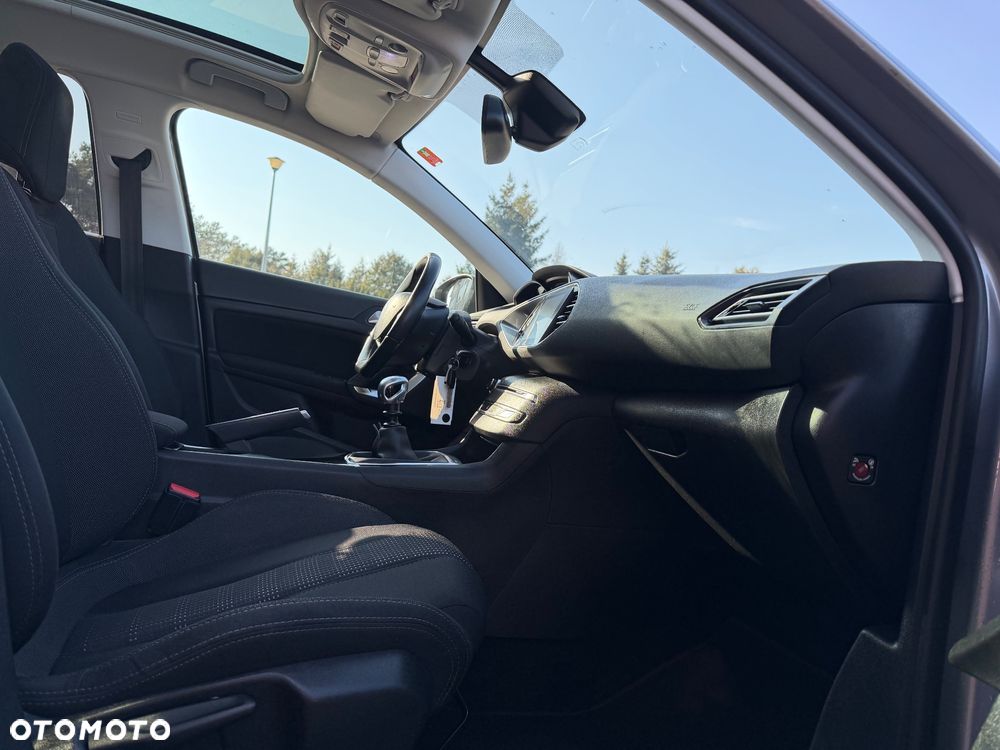 Peugeot 308 1.6 BlueHDi Allure S&S - 17