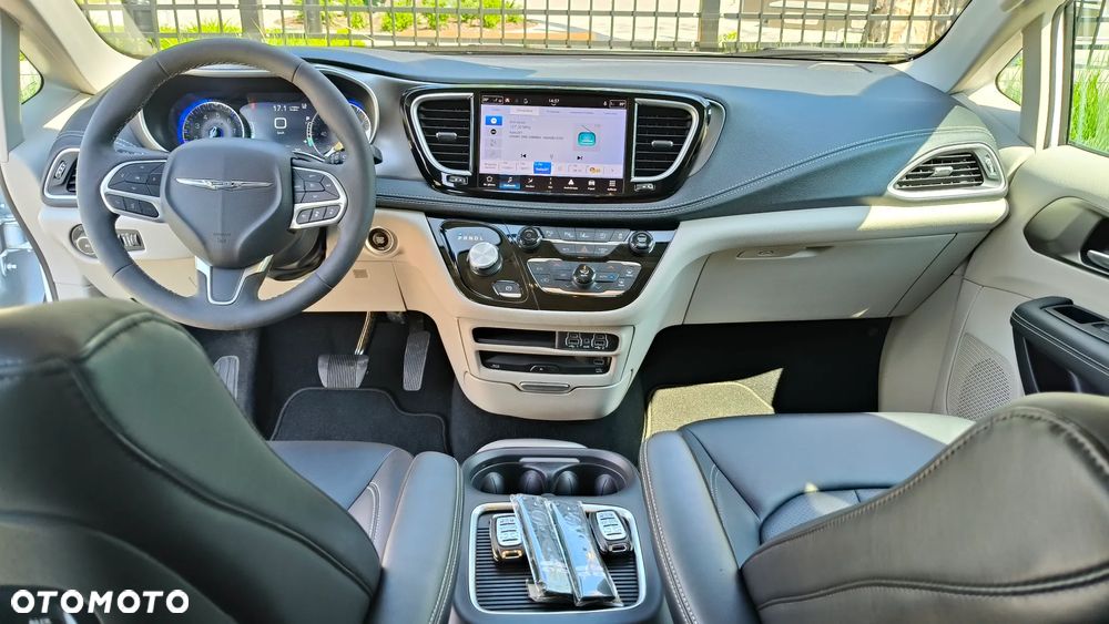 Chrysler Pacifica - 24