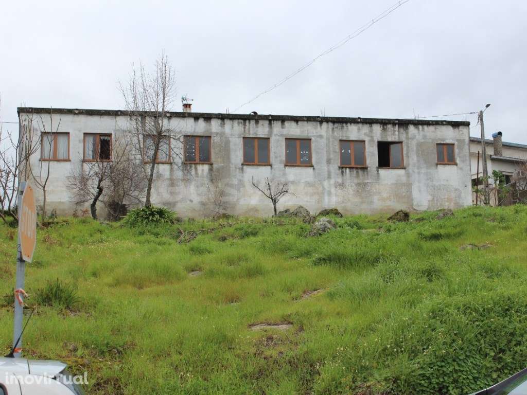 Terreno com 900m² e Armazém com Vista Serra da Estrela e Excelente ... - Grande imagem: 3/15