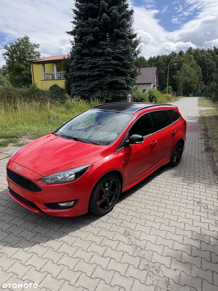 Ford Focus 1.5 EcoBoost ST-Line - 1