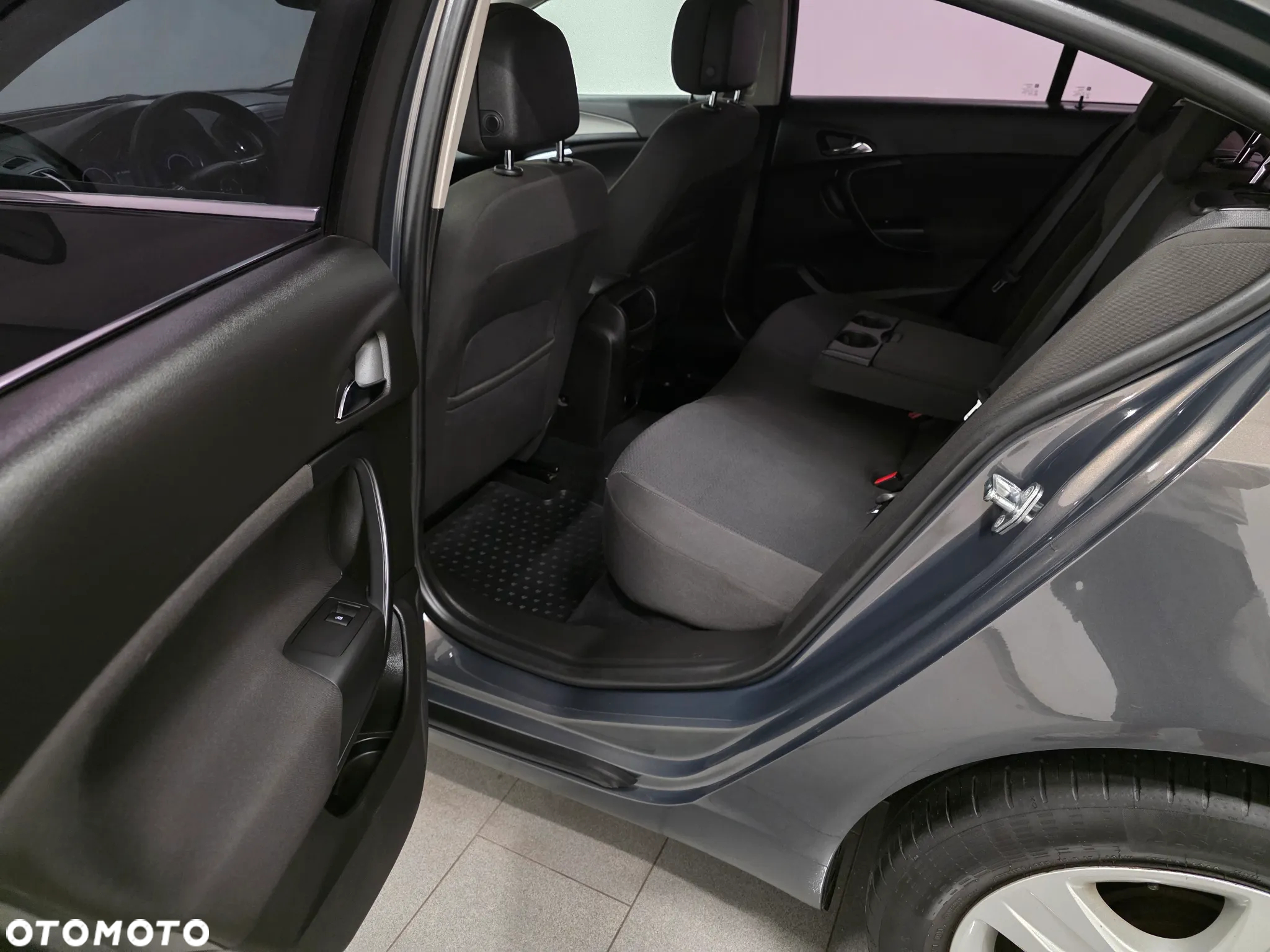 Opel Insignia 2.0 CDTI Design Edition - 29