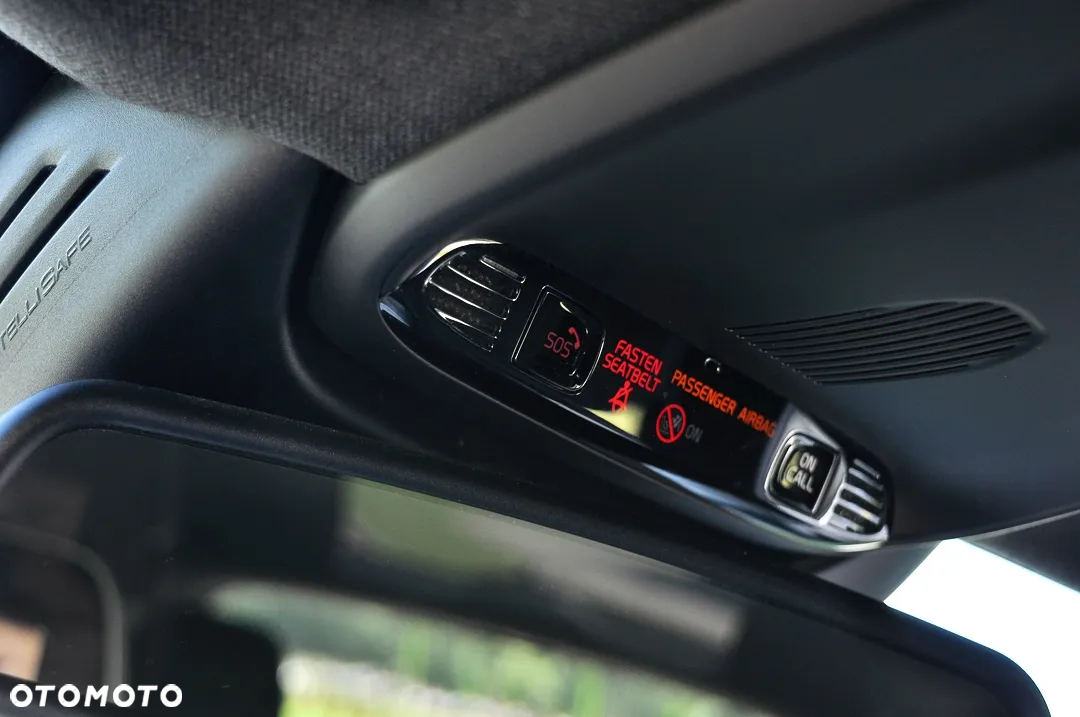 Volvo XC 40 T3 R-Design - 29