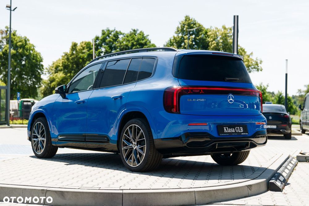Mercedes-Benz GLB - 8
