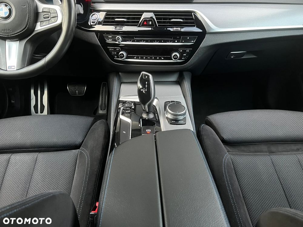 BMW Seria 5 530i xDrive M Sport sport - 14