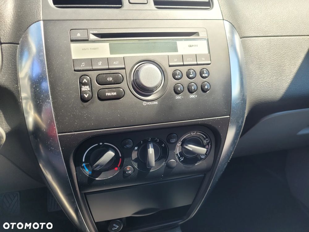 Suzuki SX4 1.9 DDiS DPF 4x4 Comfort - 11