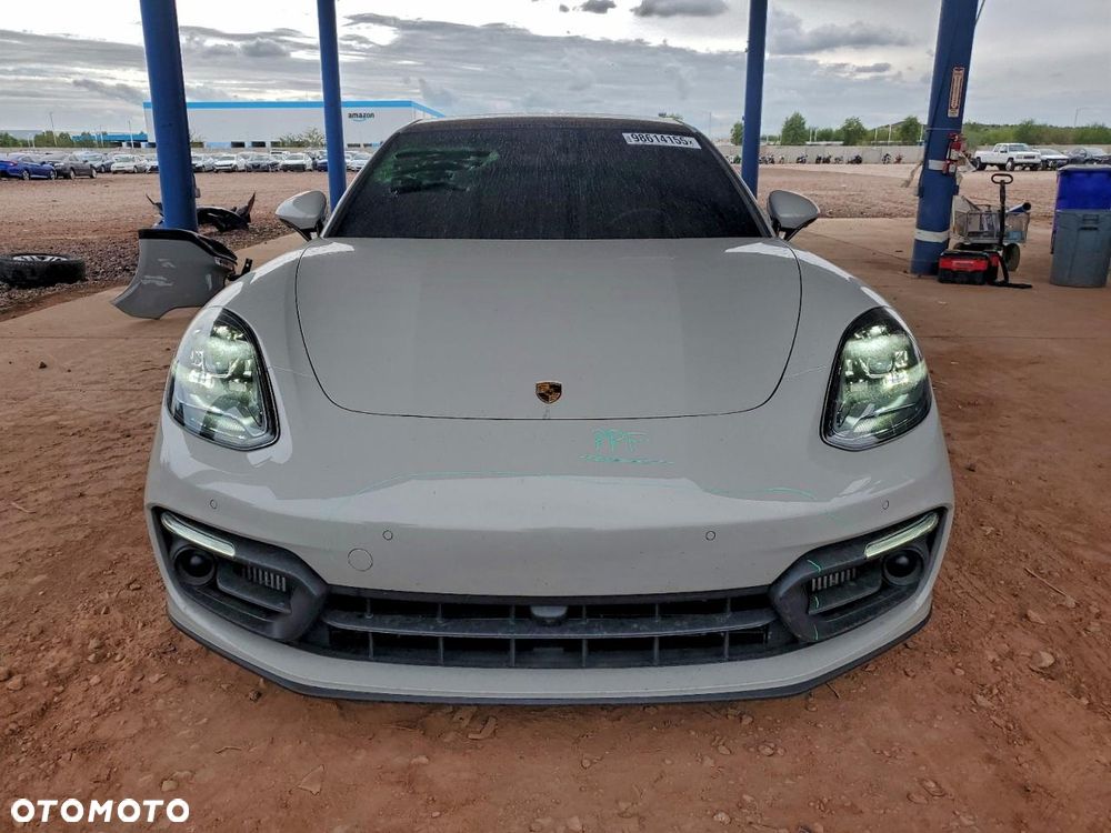 Porsche Panamera 4 - 6