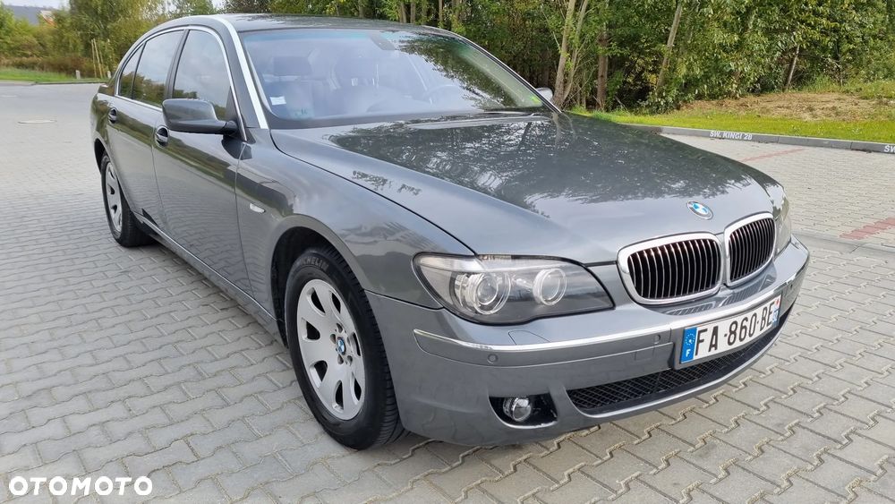 BMW Seria 7 740i - 17