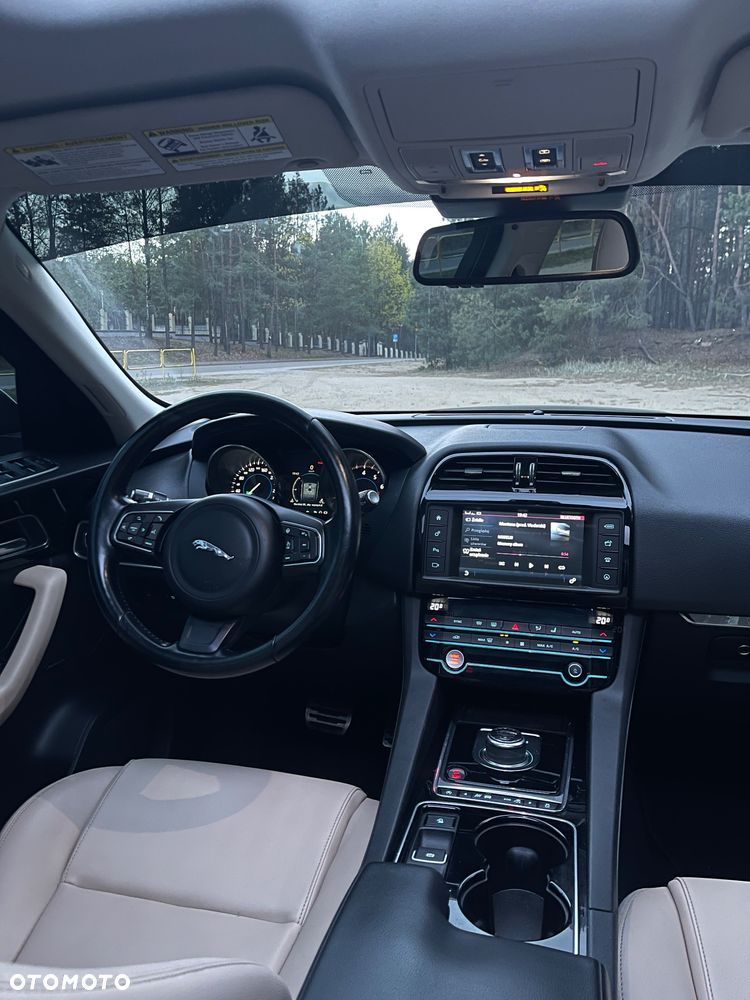 Jaguar F-Pace 35t AWD Prestige - 5