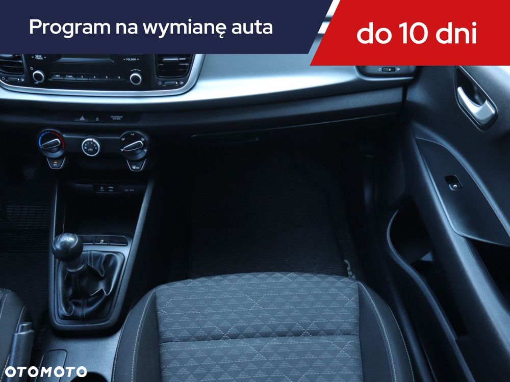 Kia Rio - 10