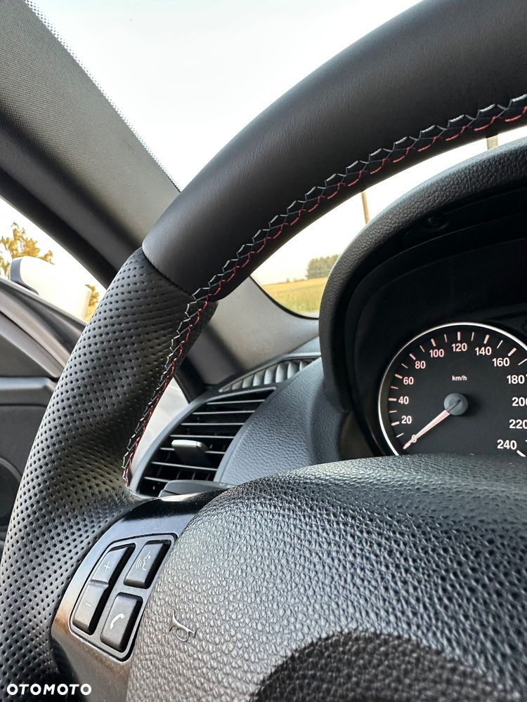 BMW Seria 1 118d Sport Line - 24