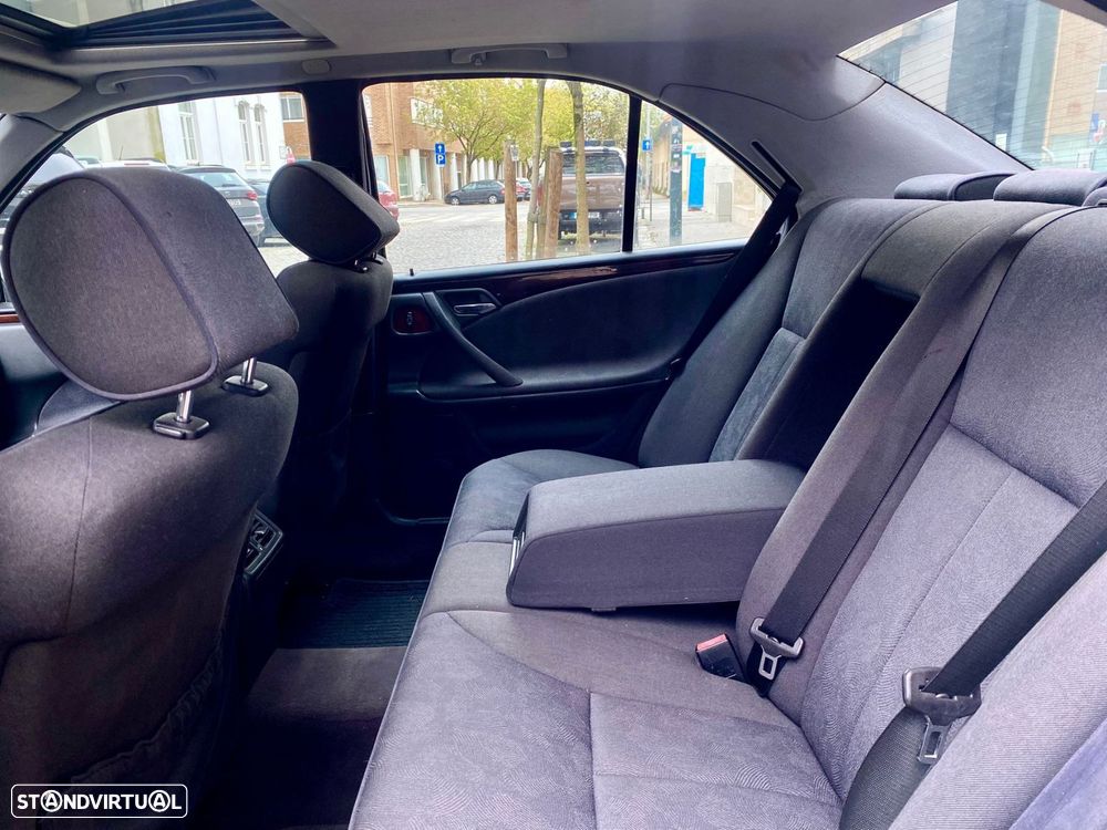 Mercedes-Benz E 220 - 26