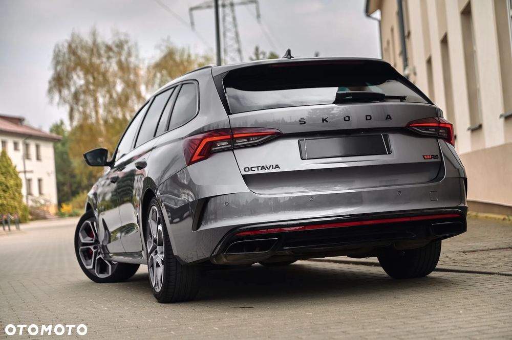 Skoda Octavia 2.0 TSI DSG RS - 10