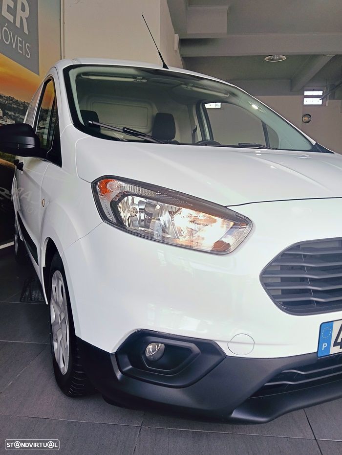 Ford Transit Courier - 11