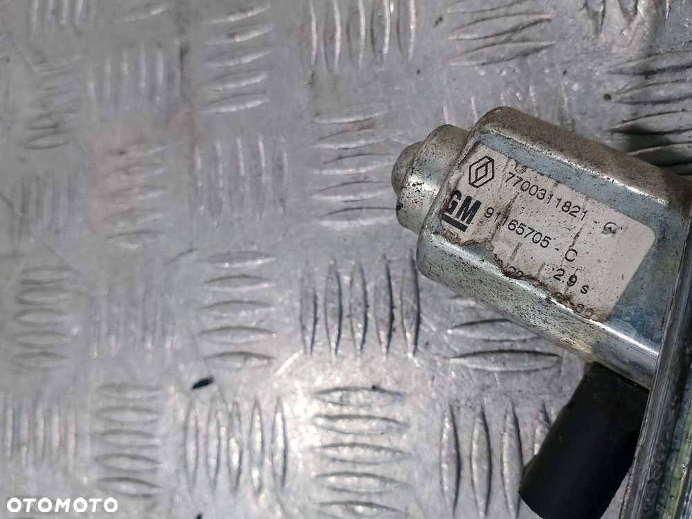 PODNOŚNIK SZYBY PRAWY PRZÓD RENAULT TRAFIC 7700311821 1.9 DCI - 2