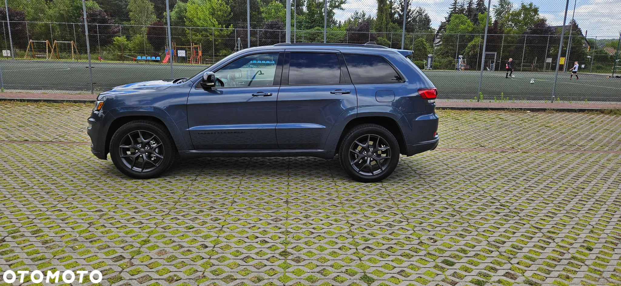 Jeep Grand Cherokee - 16