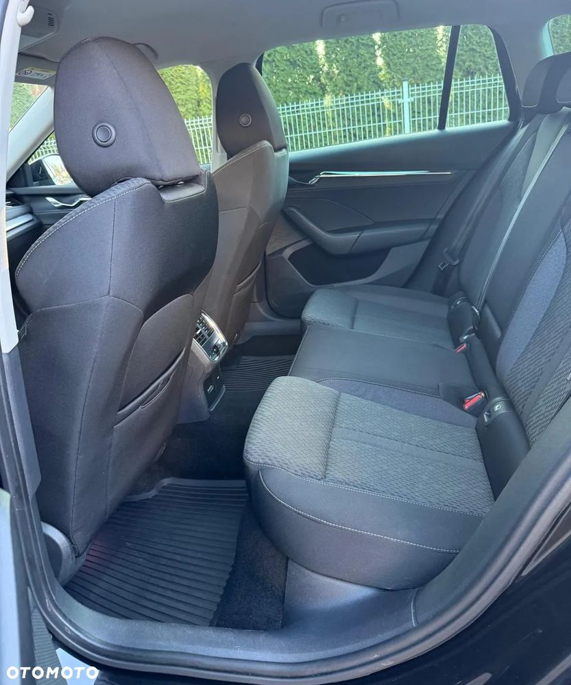 Skoda Octavia 2.0 TDI DSG Ambition - 24