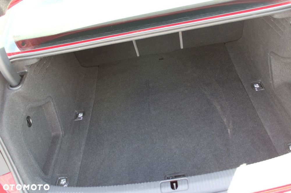 Audi A4 Limousine - 12