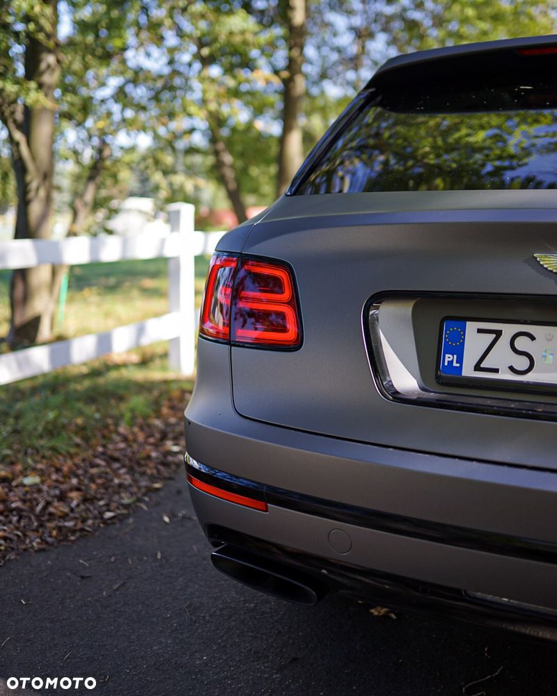 Bentley Bentayga W12 Mulliner - 11