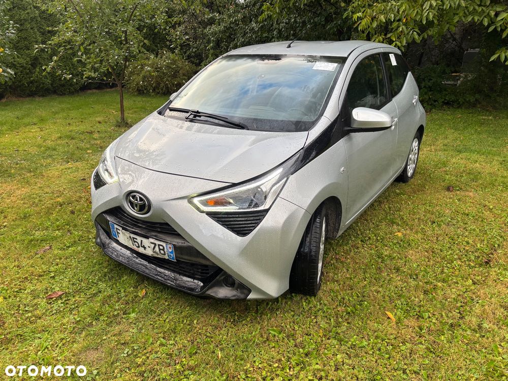 Toyota Aygo x-play - 1