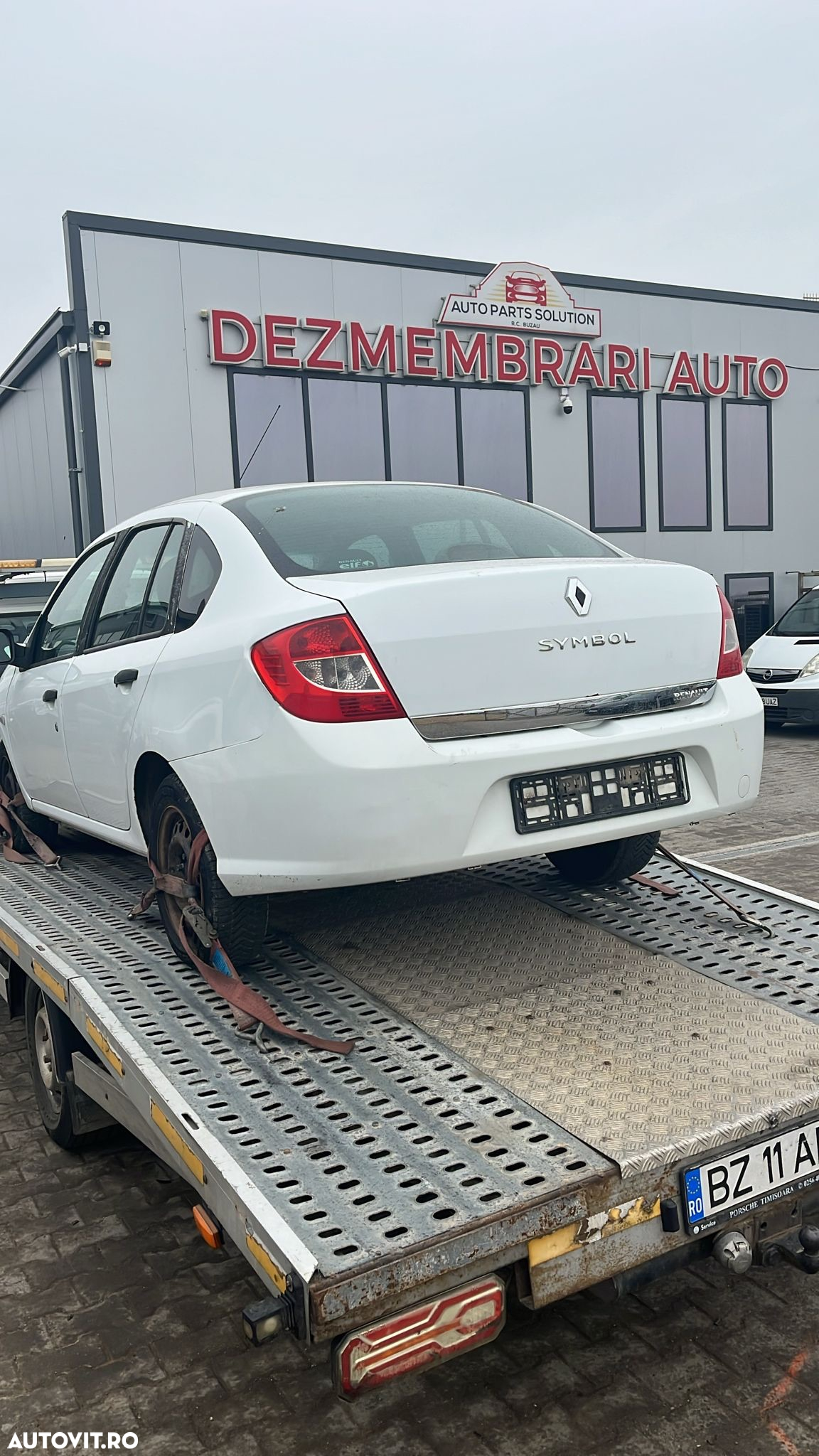 Dezmembram Clio Thalia 1.5 DCI din 2010 - 3