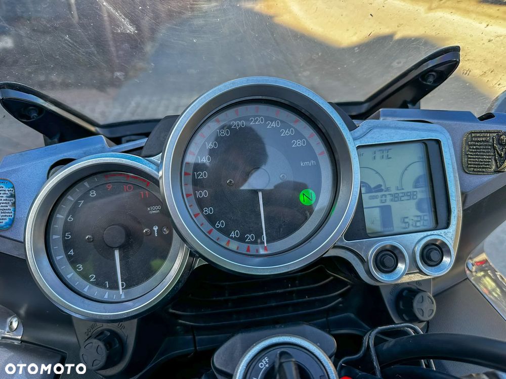 Yamaha FJR - 6