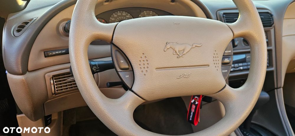 Ford Mustang - 8
